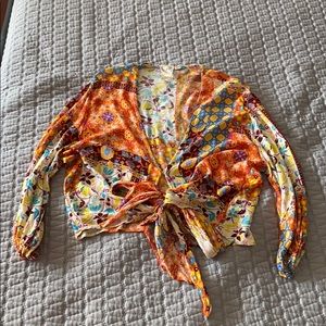 Vici front tow floral top